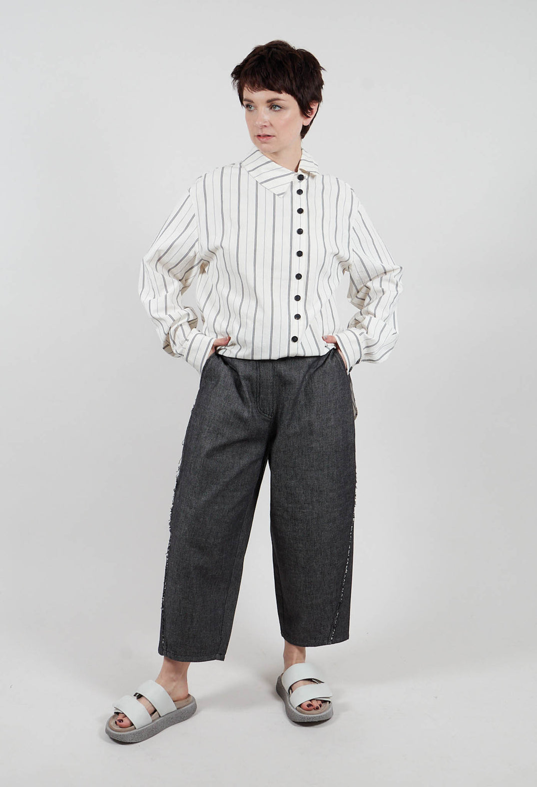 Raw Hemmed Jean Trousers in Dark Blue