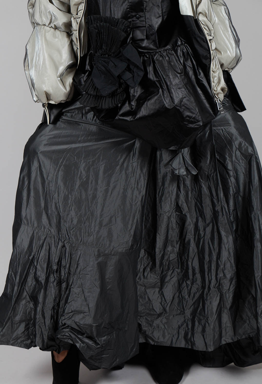 Dipped Hemline Skirt in Grey