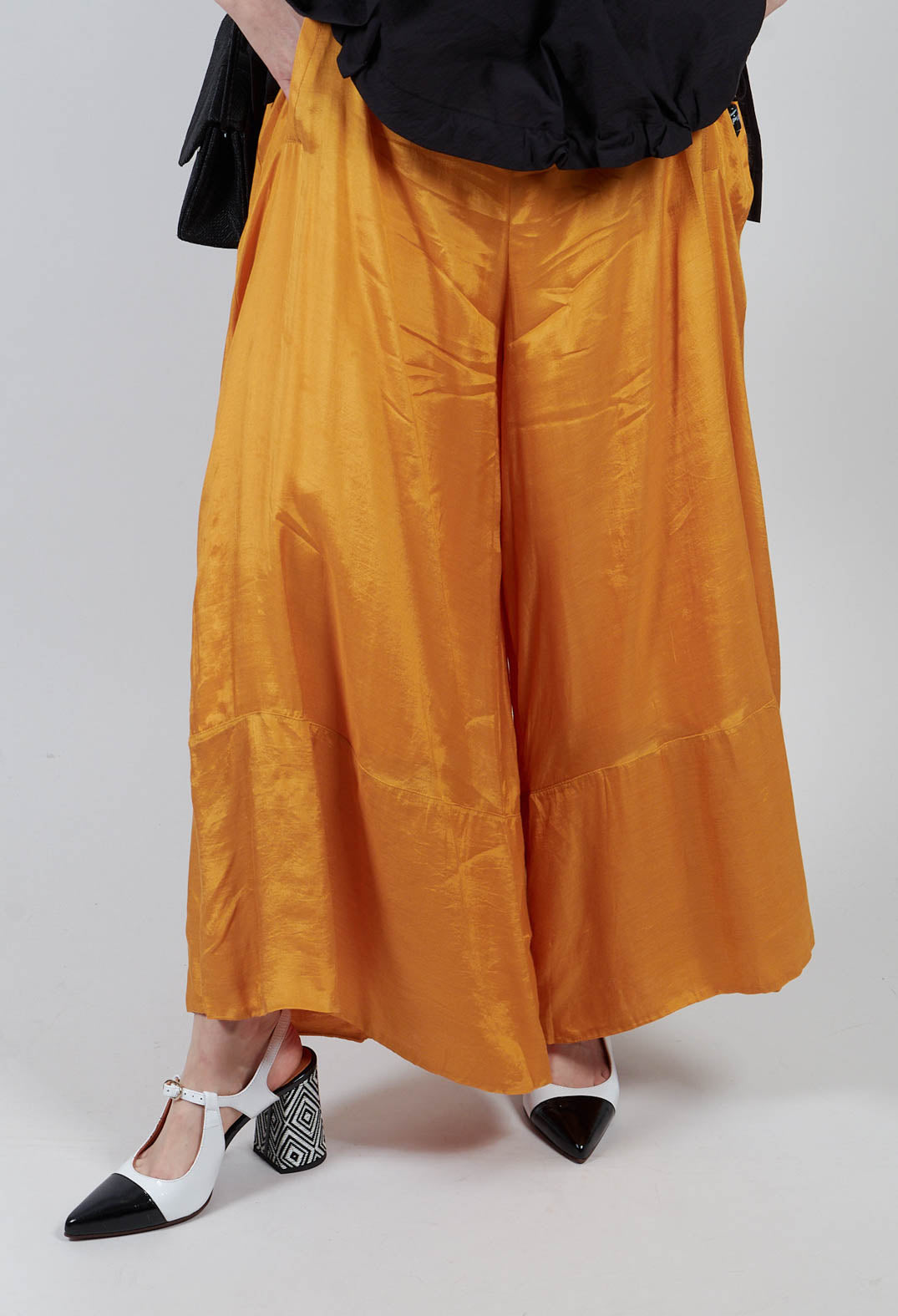 Lightwear Culottes in Beige Saffron