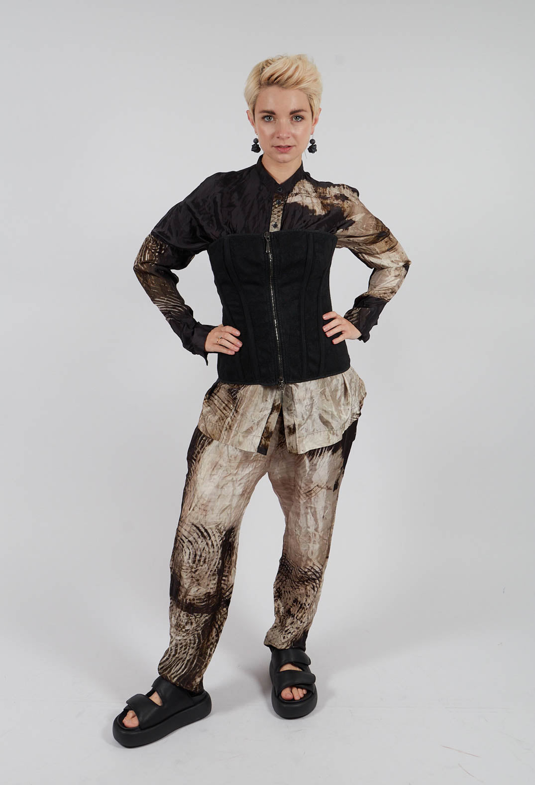 Relaxed Trousers in Single Variant