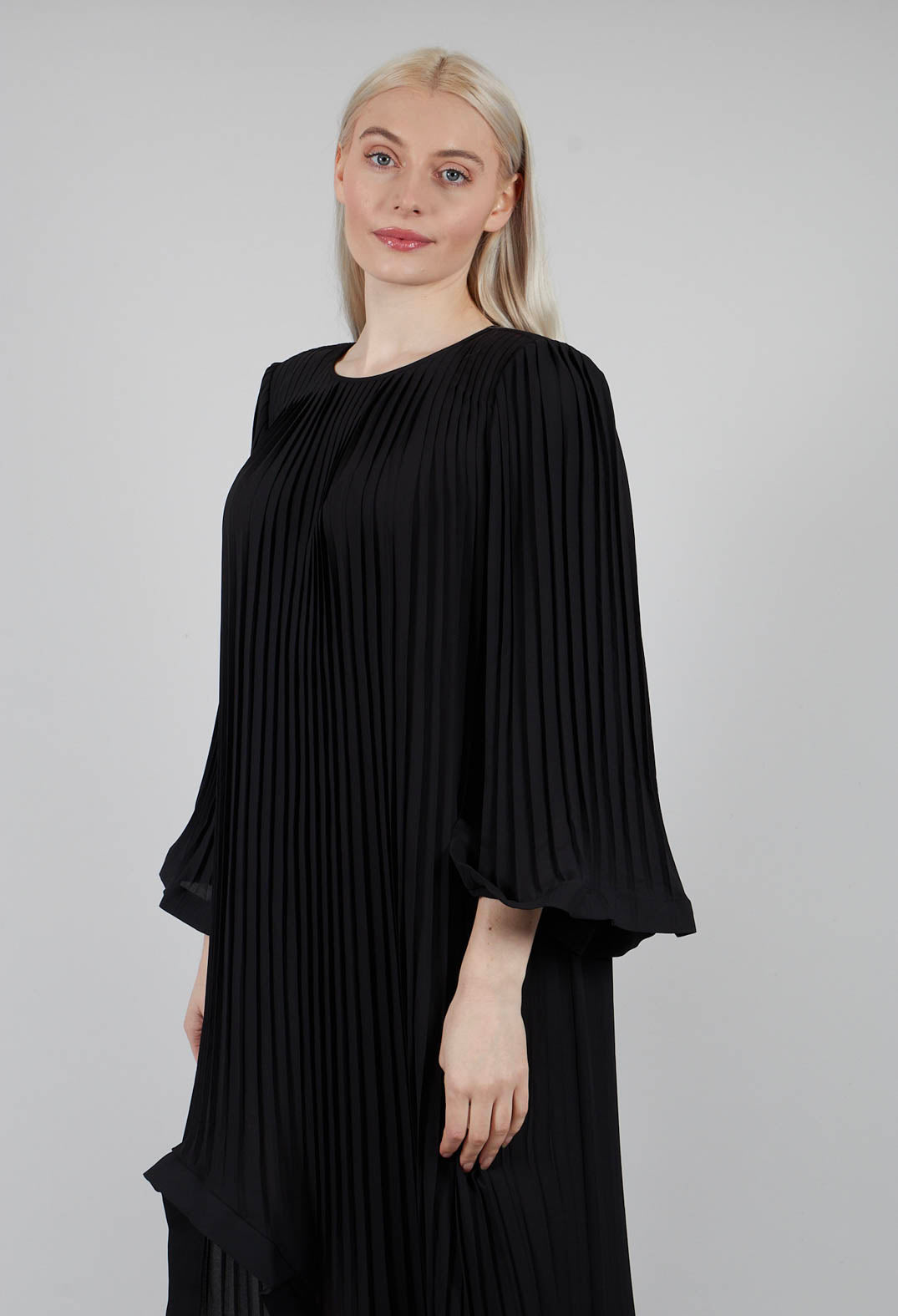 butterfly pleated dress Mei Meij Butterfly Sleeved Pleated Dress in Black