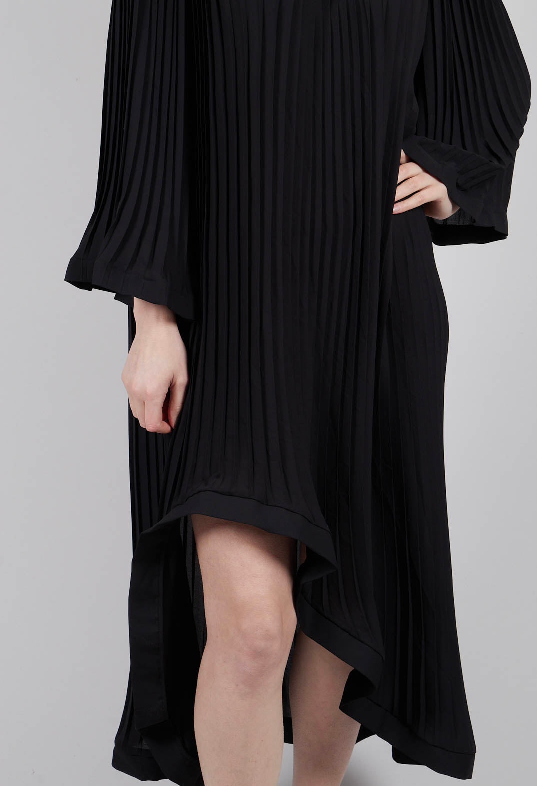 Butterfly Sleeved Pleated Dress in Black