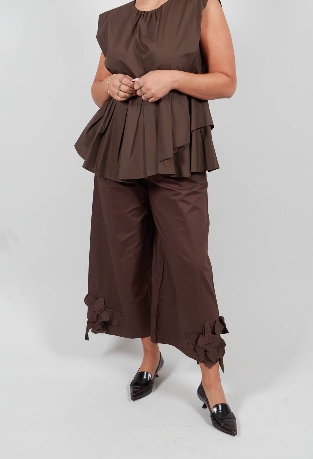 Frill Hemmed Trousers in Chocolate
