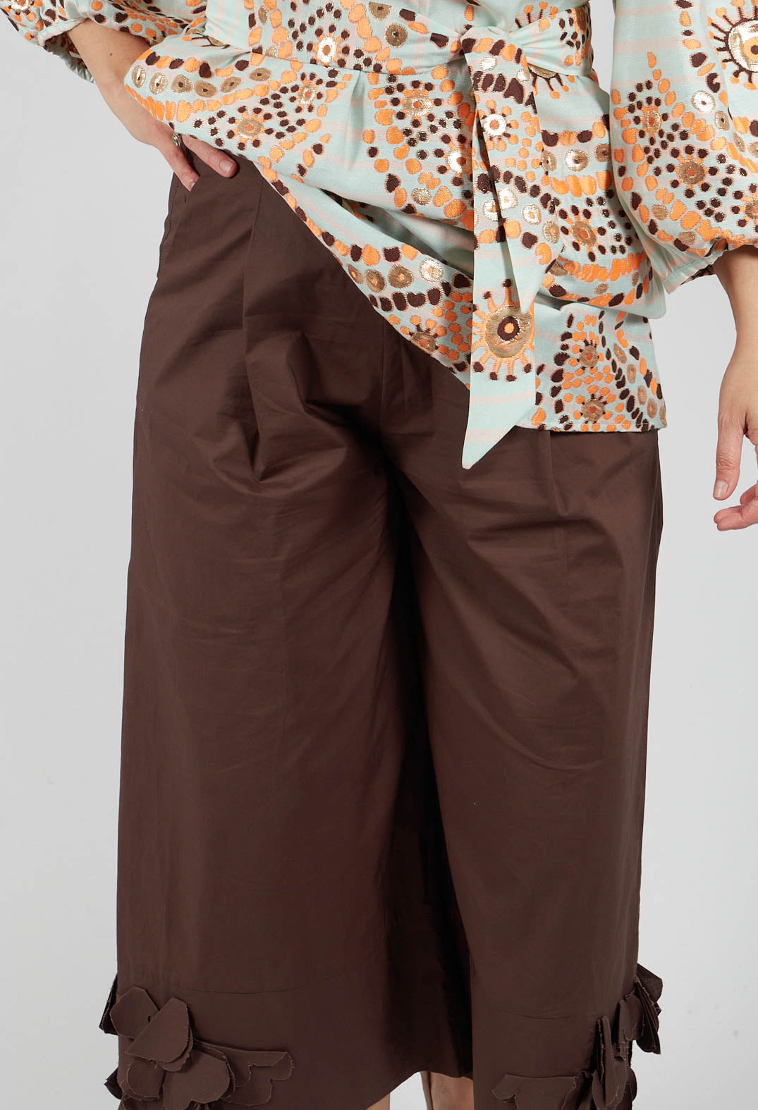 Frill Hemmed Trousers in Chocolate