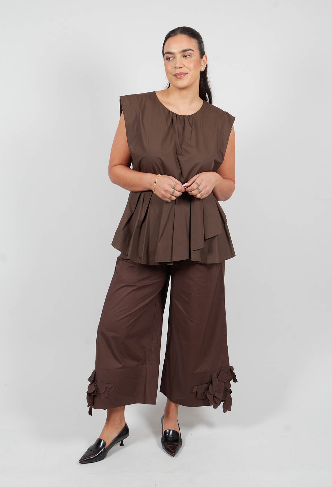 Frill Hemmed Trousers in Chocolate