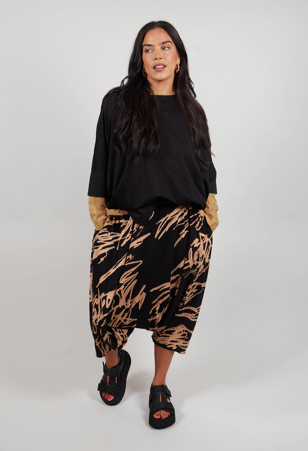 Crop Crotch Jogger in Black Print
