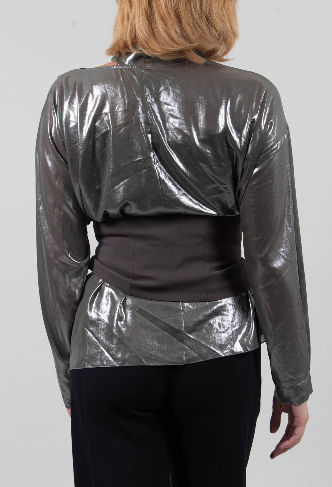 Asymmetric Belt in Carbone