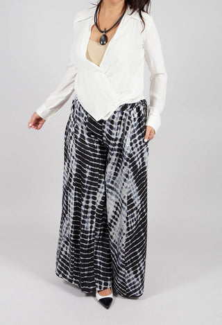 Emma Reversible Pants in Crocodise Black