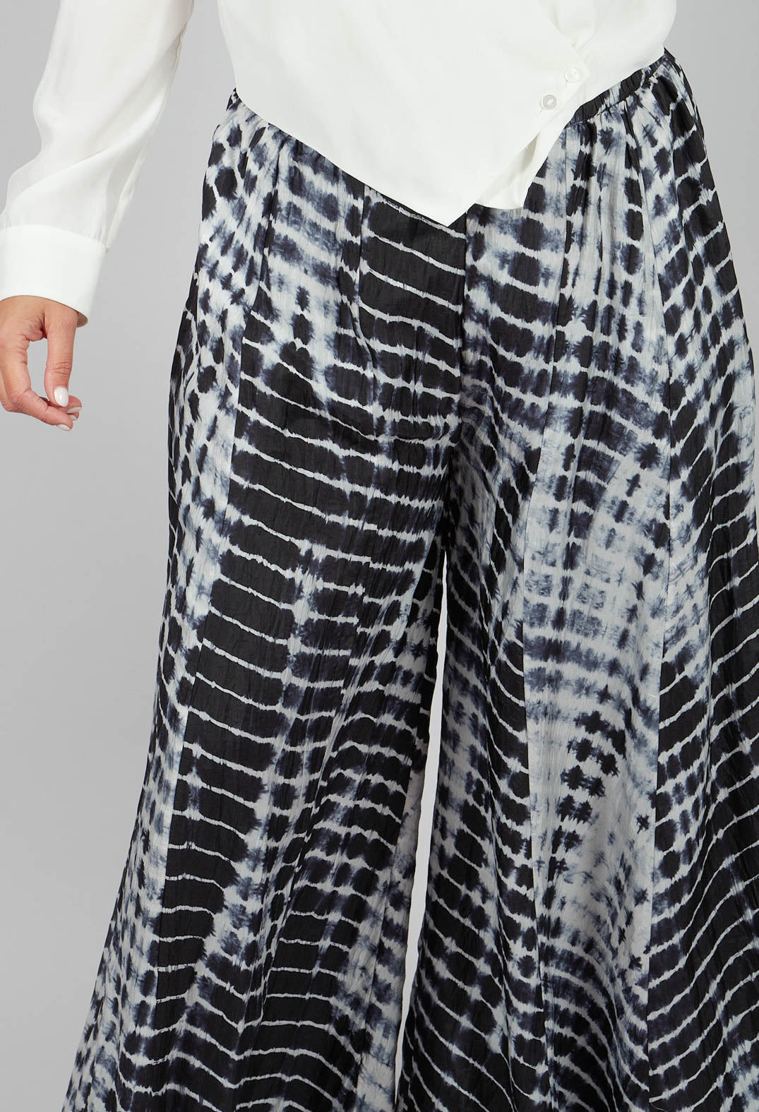 Emma Reversible Pants in Crocodise Black