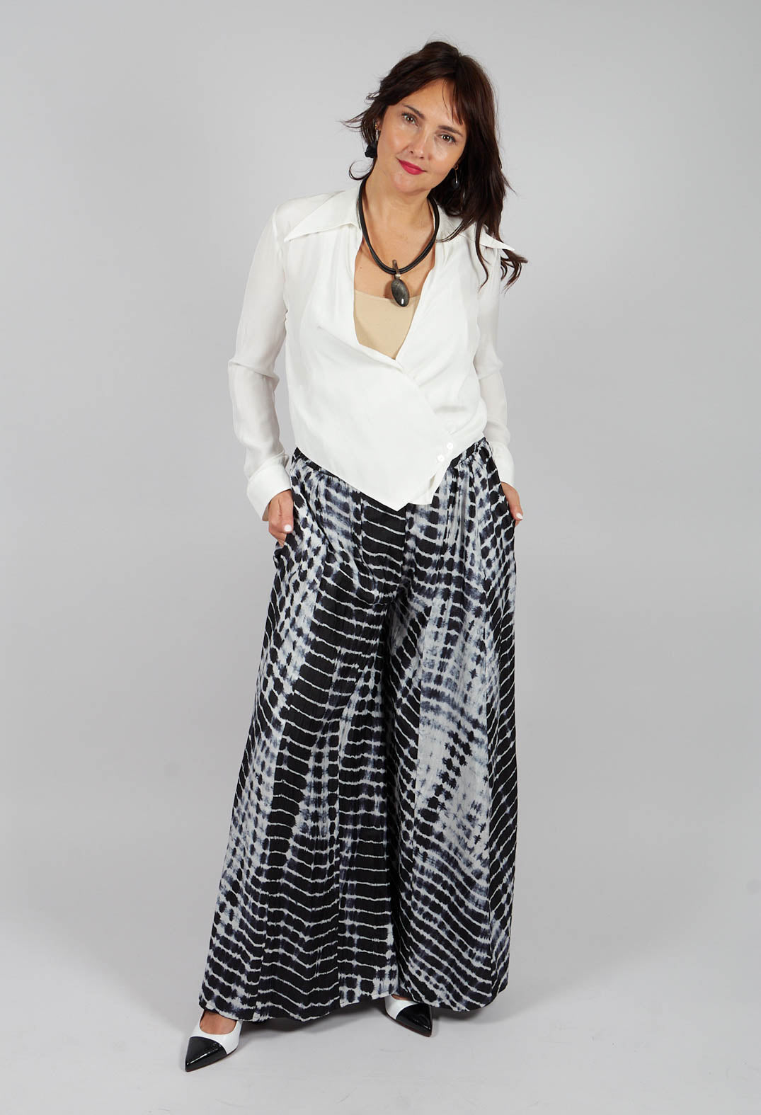 Emma Reversible Pants in Crocodise Black