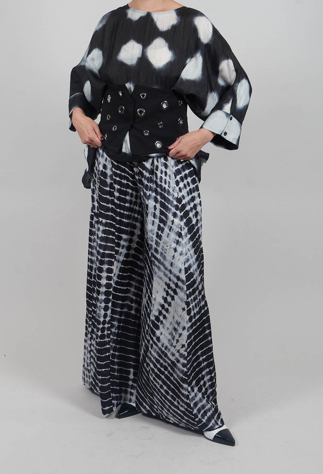 Emma Reversible Pants in Crocodise Black