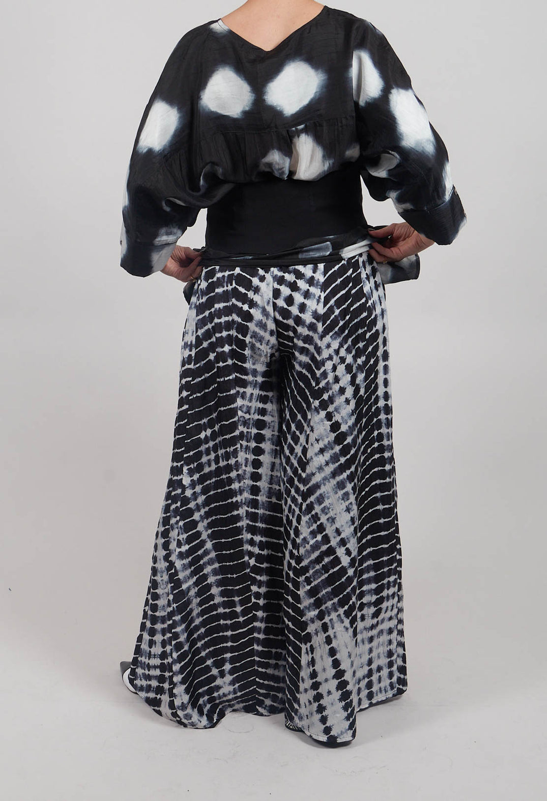 Emma Reversible Pants in Crocodise Black
