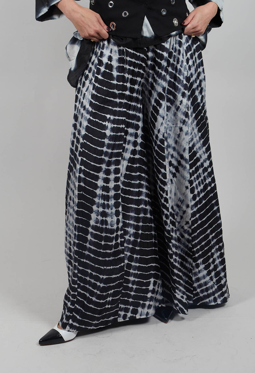 Emma Reversible Pants in Crocodise Black