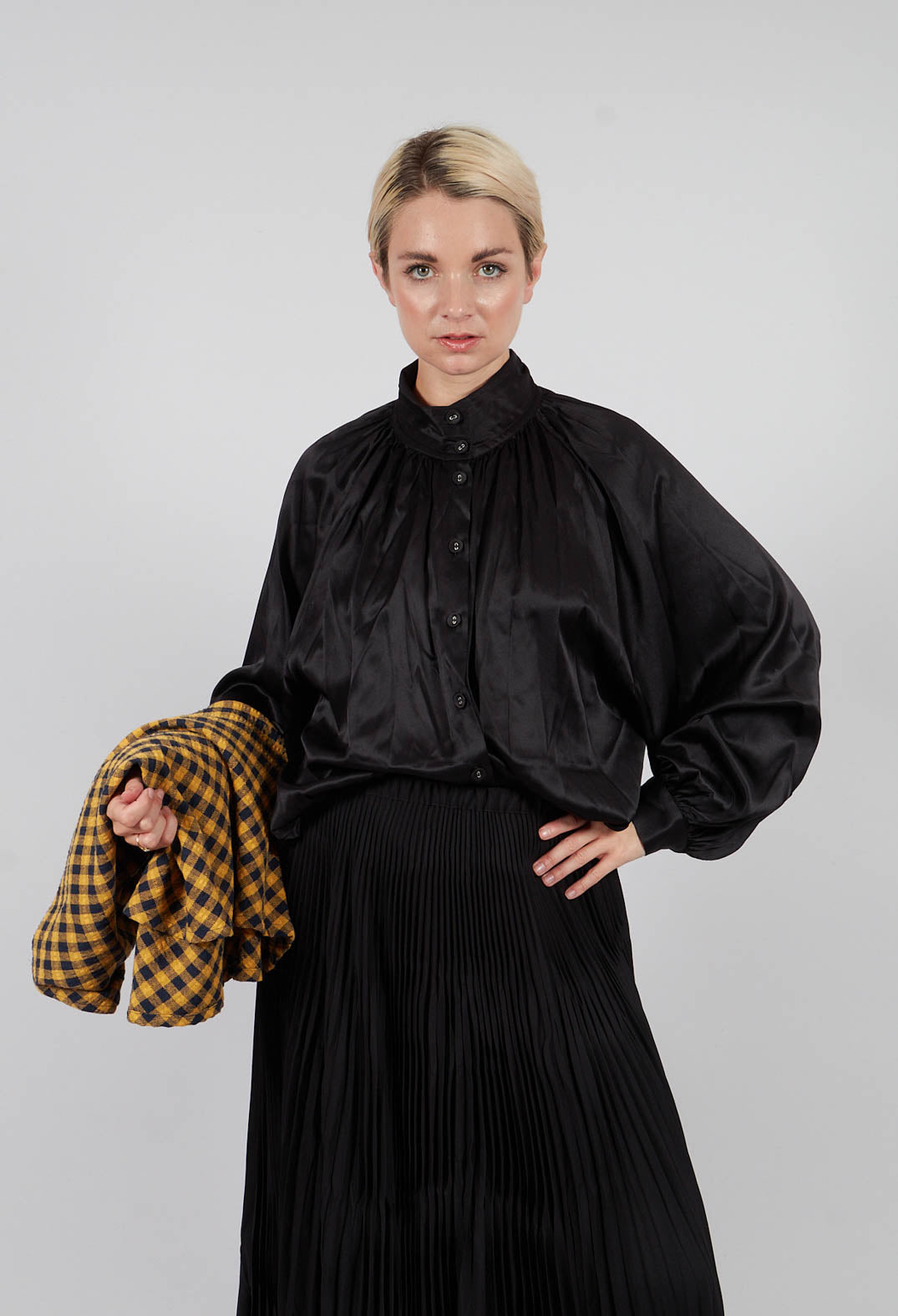 Nitadea Blouse in Black