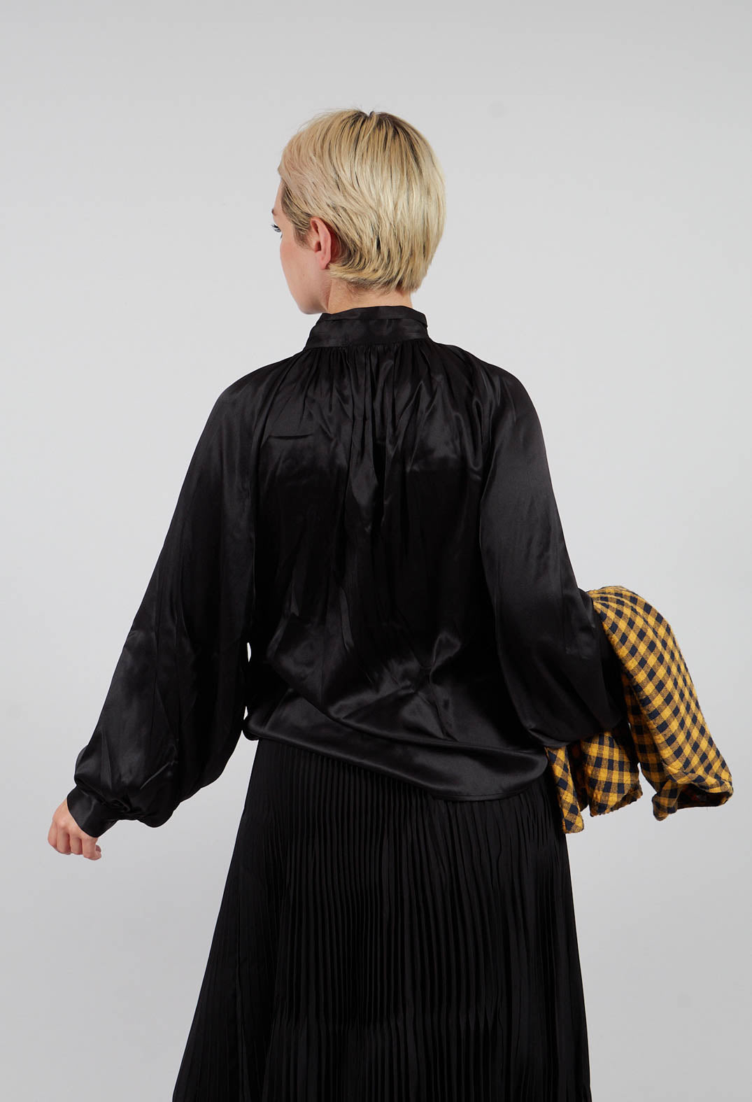 Nitadea Blouse in Black