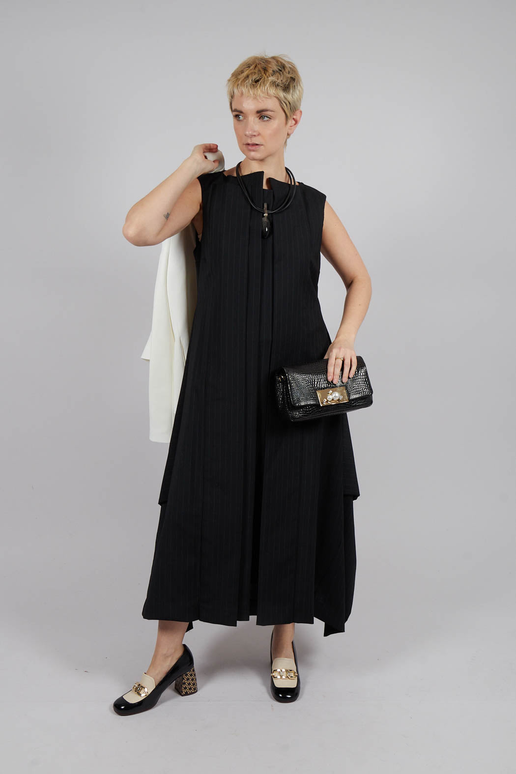 Sleeveless Smock Dress in Nero