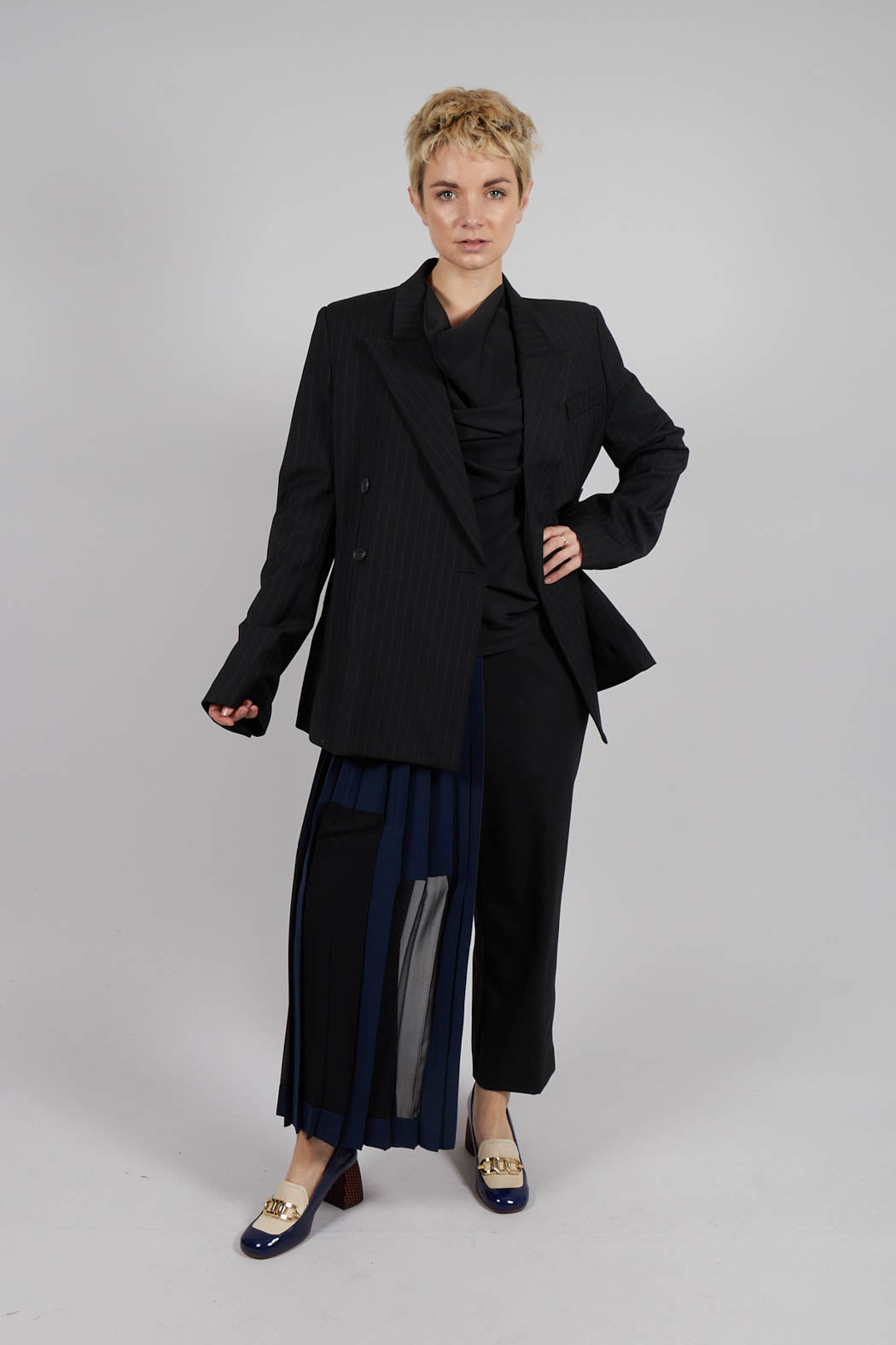 Monteurano Trousers in Nero