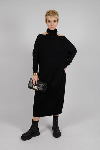 Dress in Catherine Nero