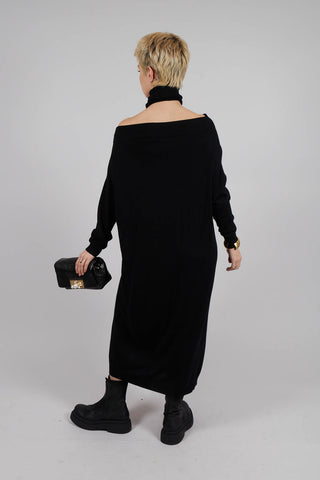 Dress in Catherine Nero