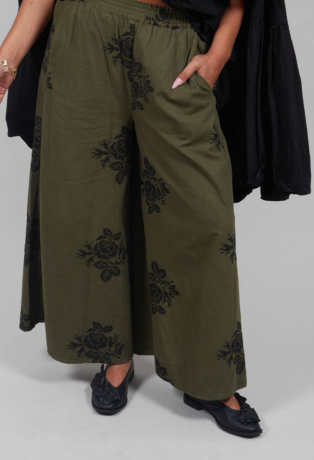 Stupsnah Trousers in Freund