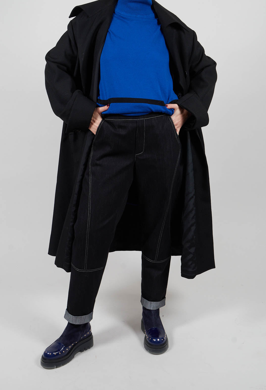 Contrast Stitch Denim Jeans in Navy