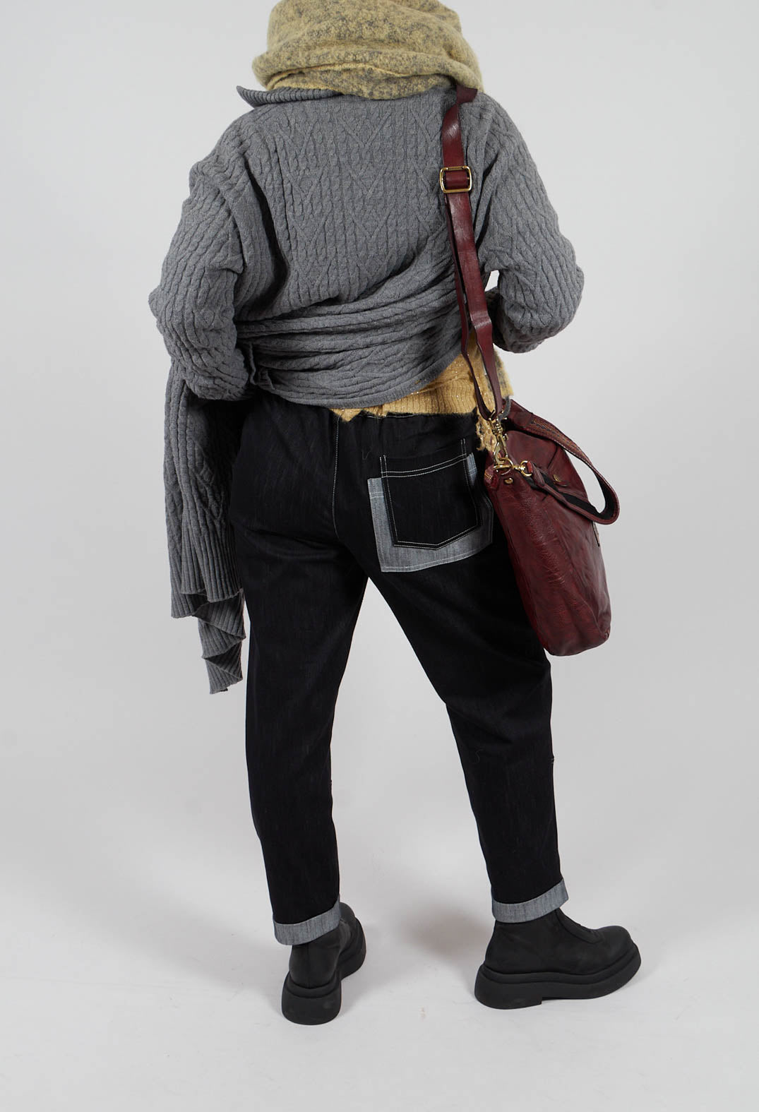 Contrast Stitch Denim Jeans in Navy