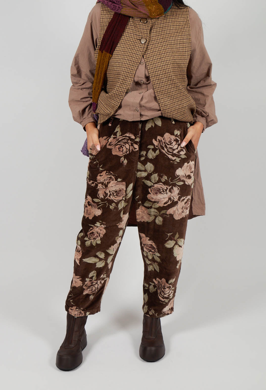 Gaston Trousers in Velour Fleur Chocolat