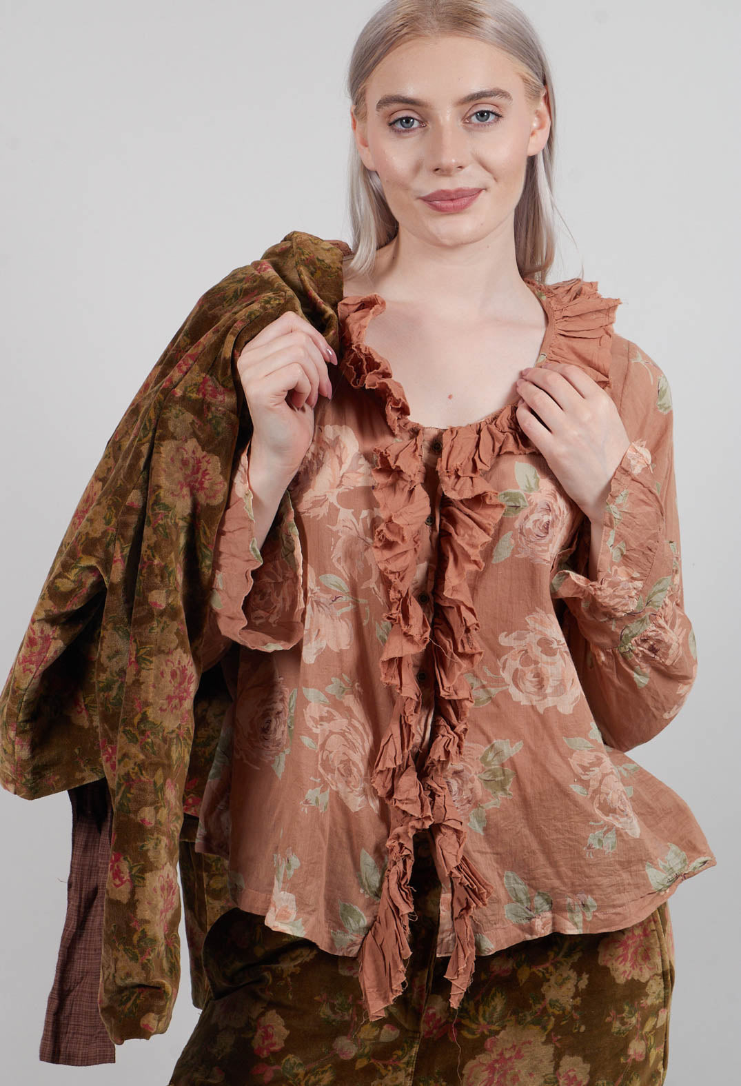 Oeillet Blouse in Voile Fleur Macaron