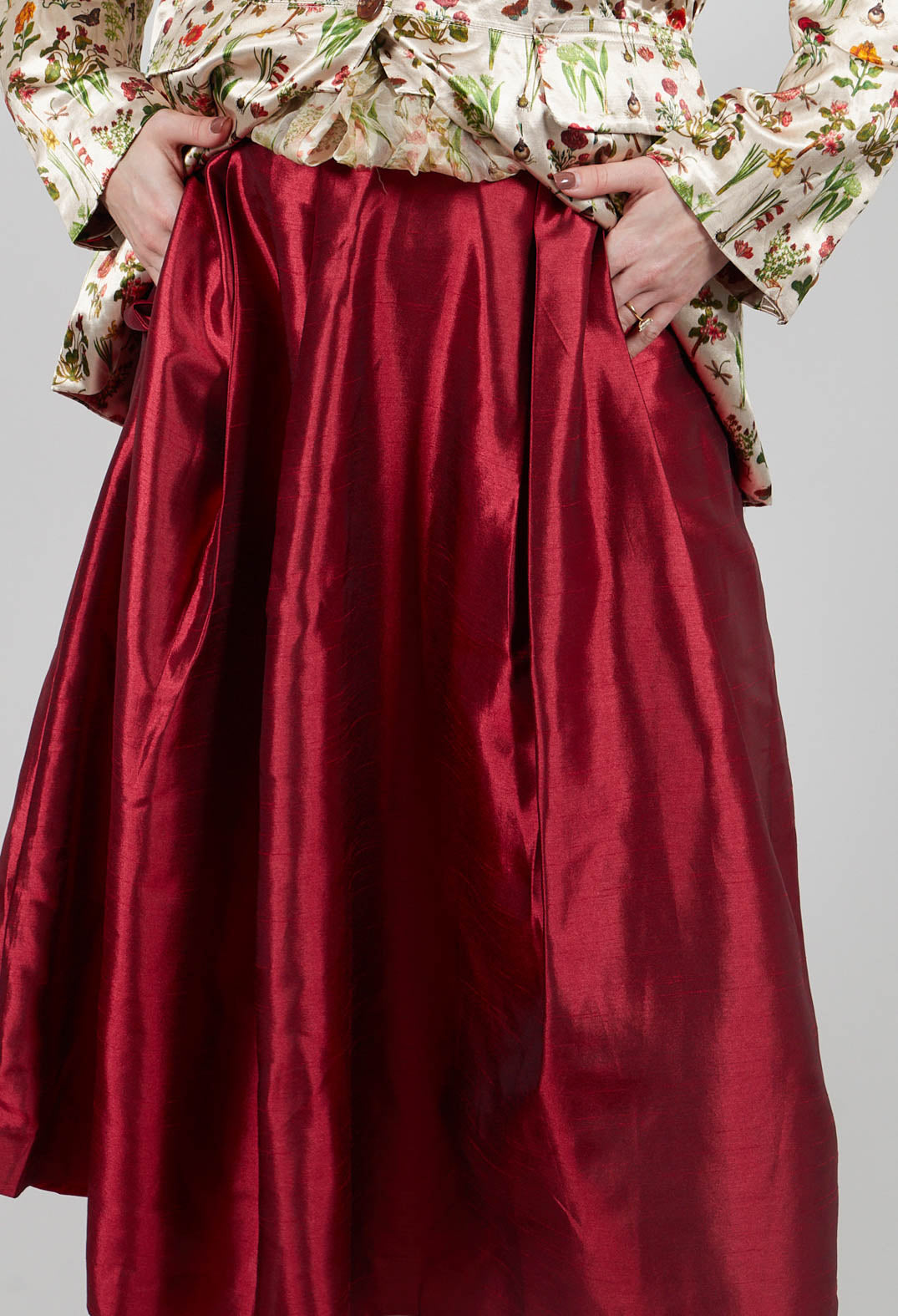 Gavina Skirt in Rouge