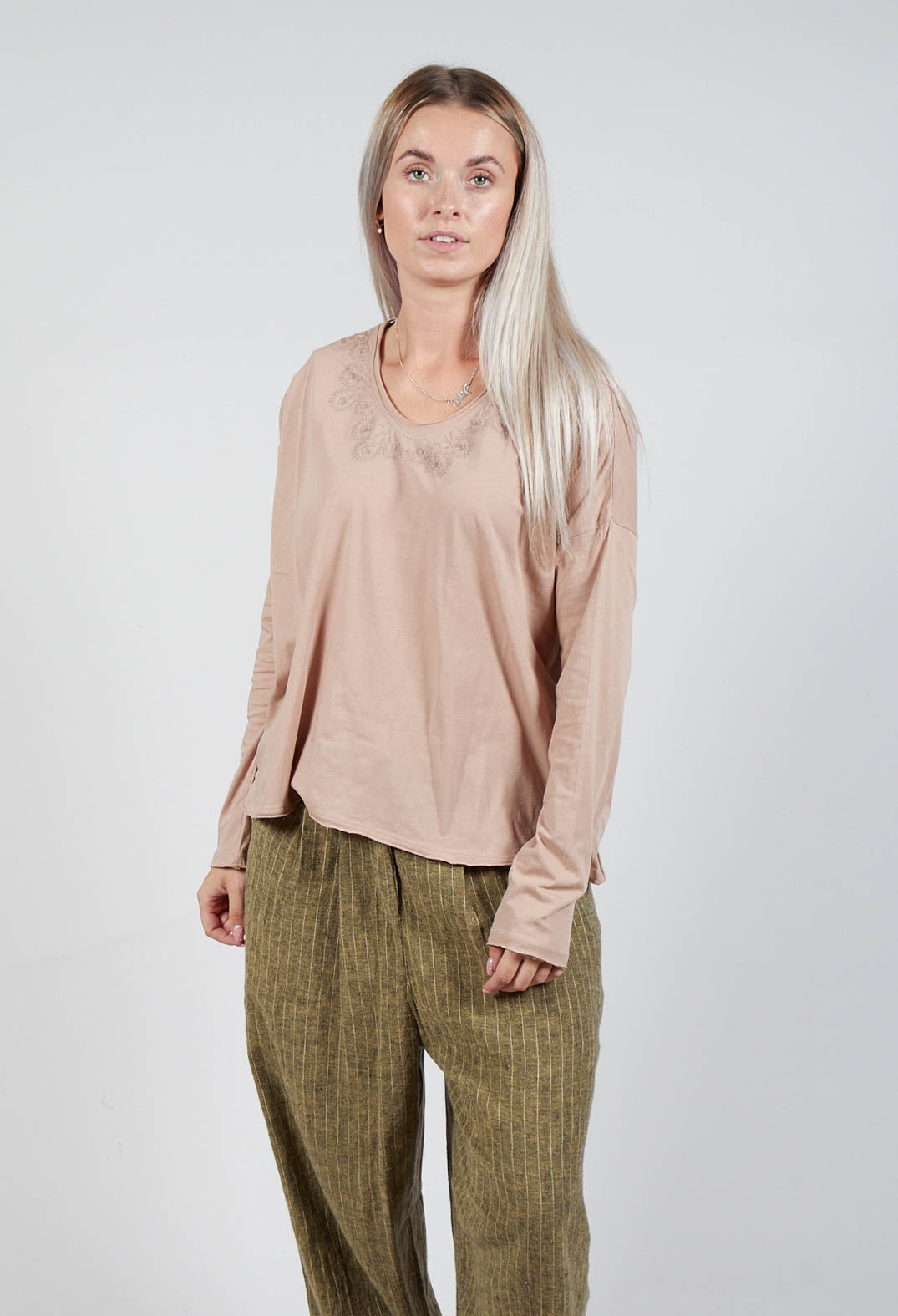 Gyrid Top in Taupe