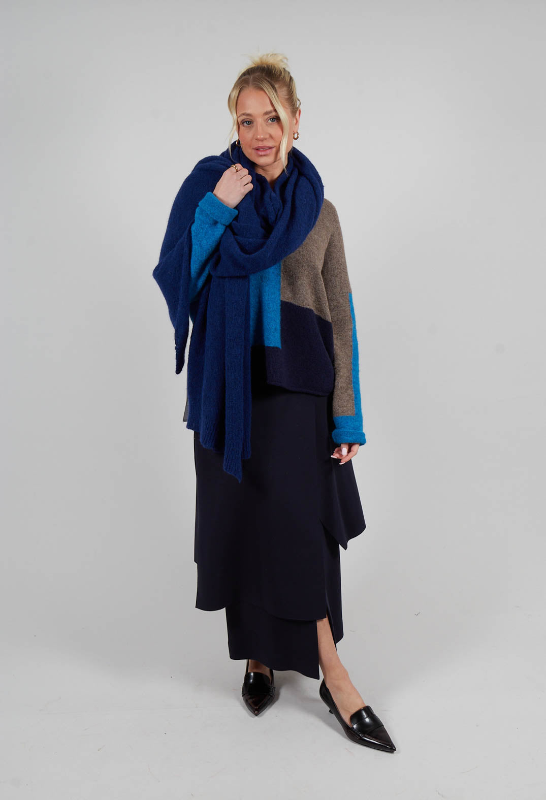 Block Colour Jumper in Crusca Sky and Blu