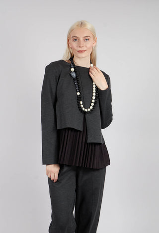 Pleated Top with Overlay in Antracite and Nero