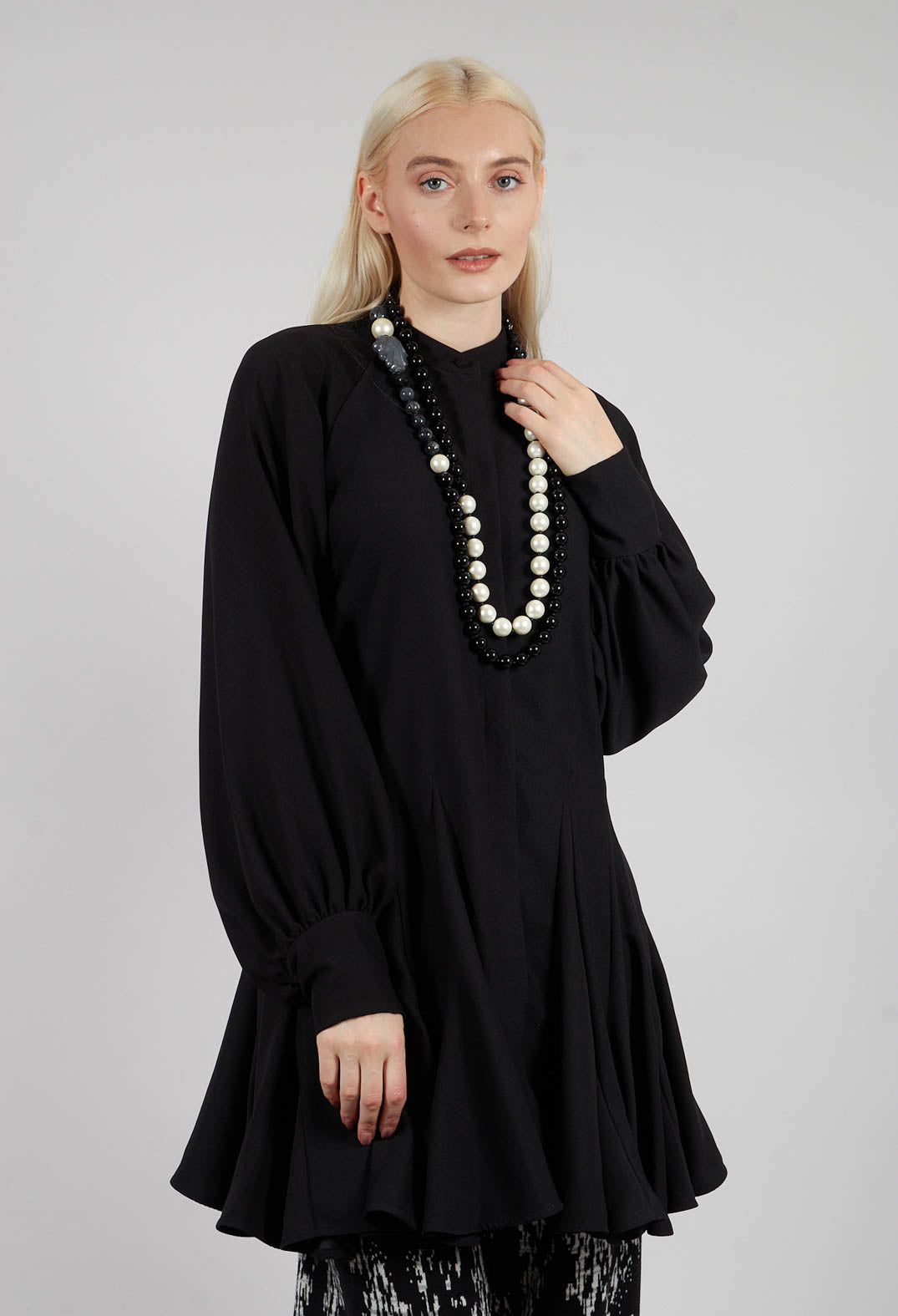 Balloon Sleeve Tunic Dress in Nero