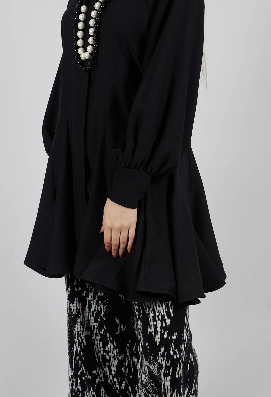 Balloon Sleeve Tunic Dress in Nero
