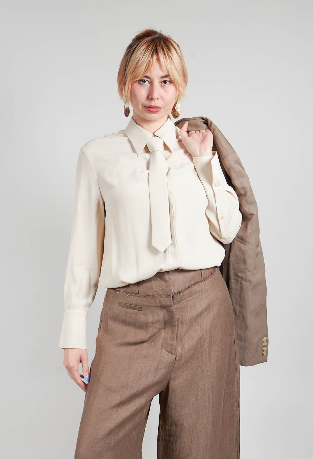 Shirt with Tie in Sandshell