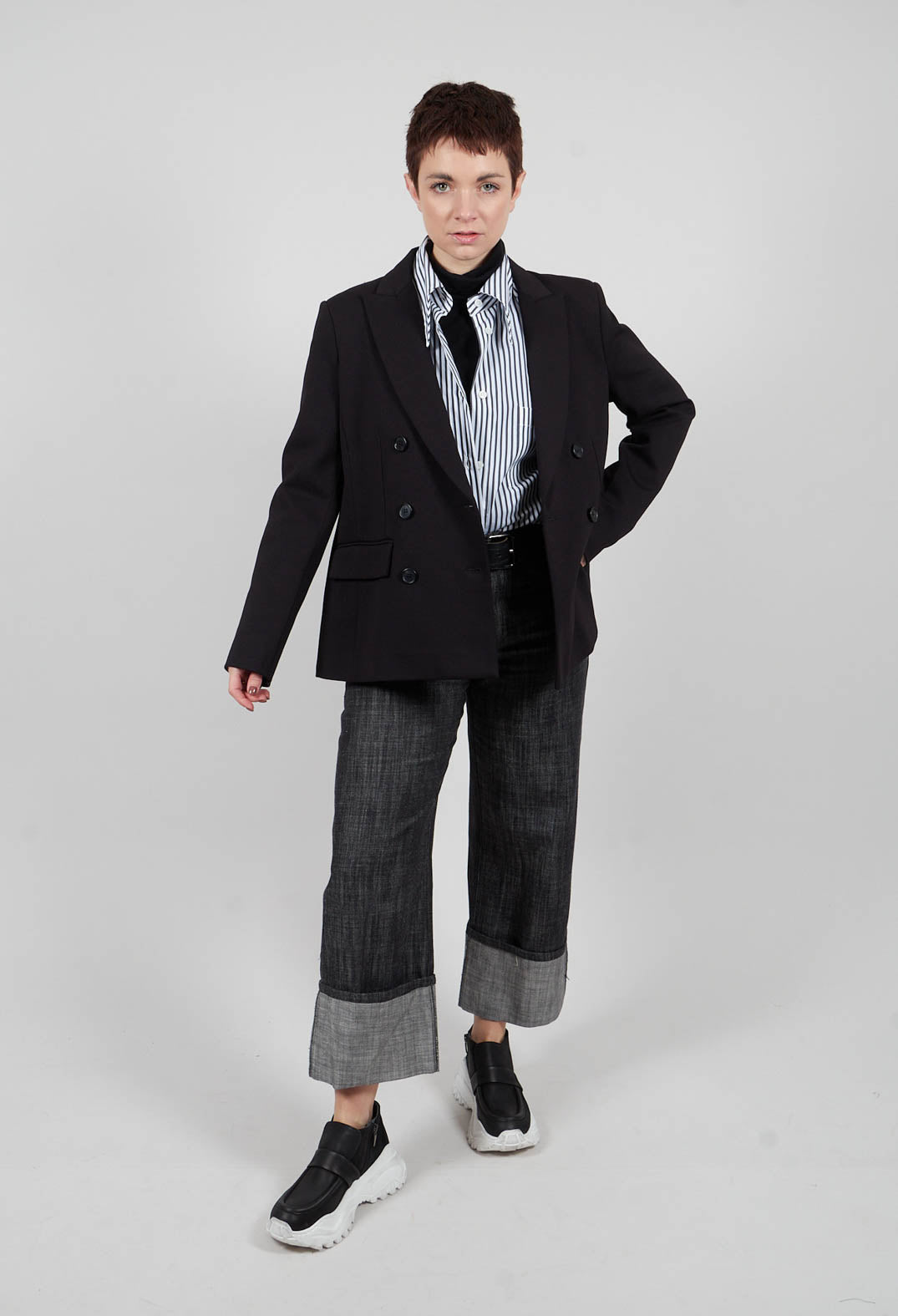 Turn Up Trouser in Nero Grafite