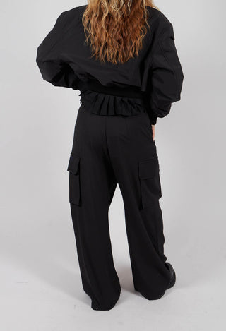 Lightweight Cargo Trousers in Nero