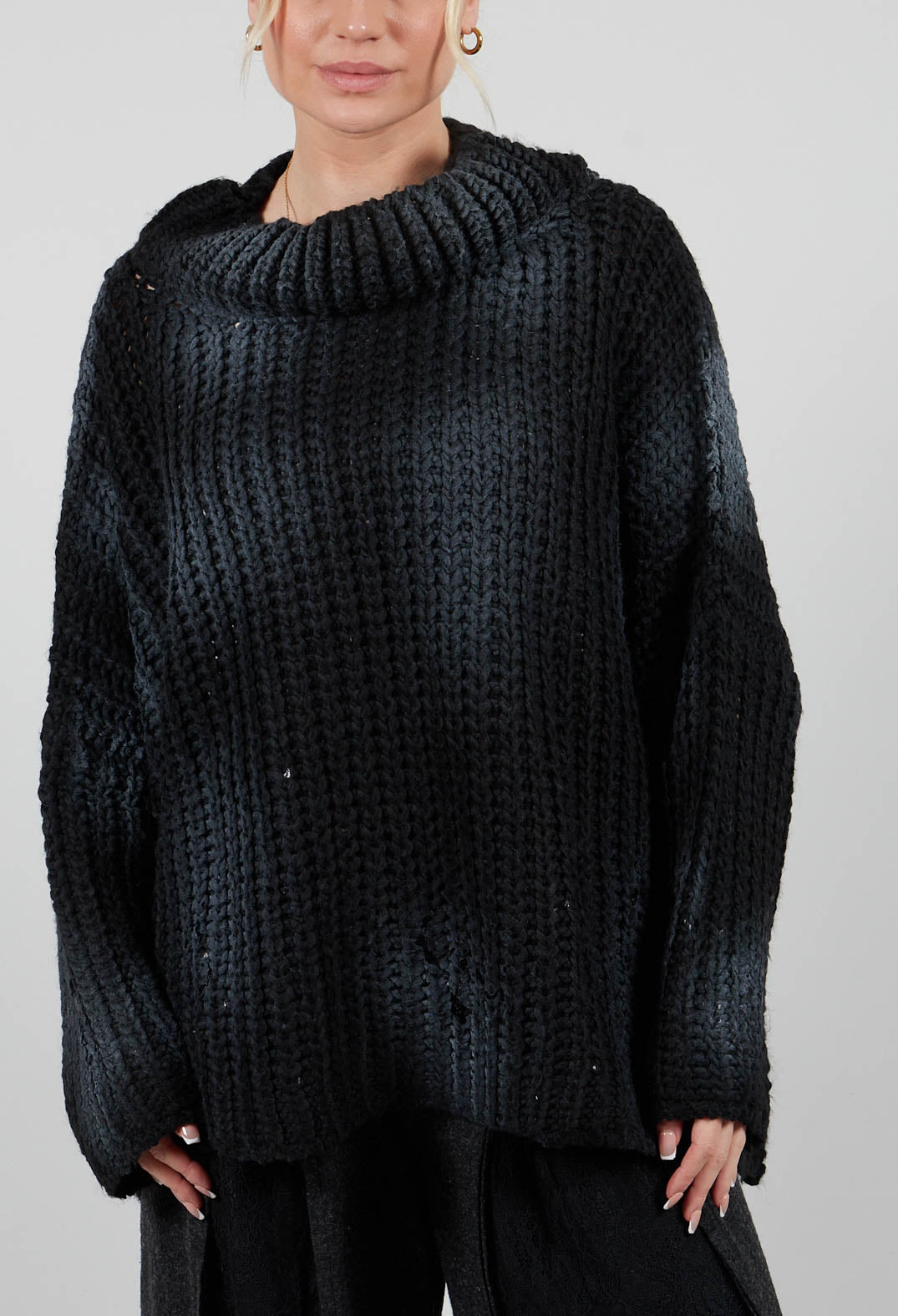 Chunky Knitted Jumper in Super Soft Operata Nero