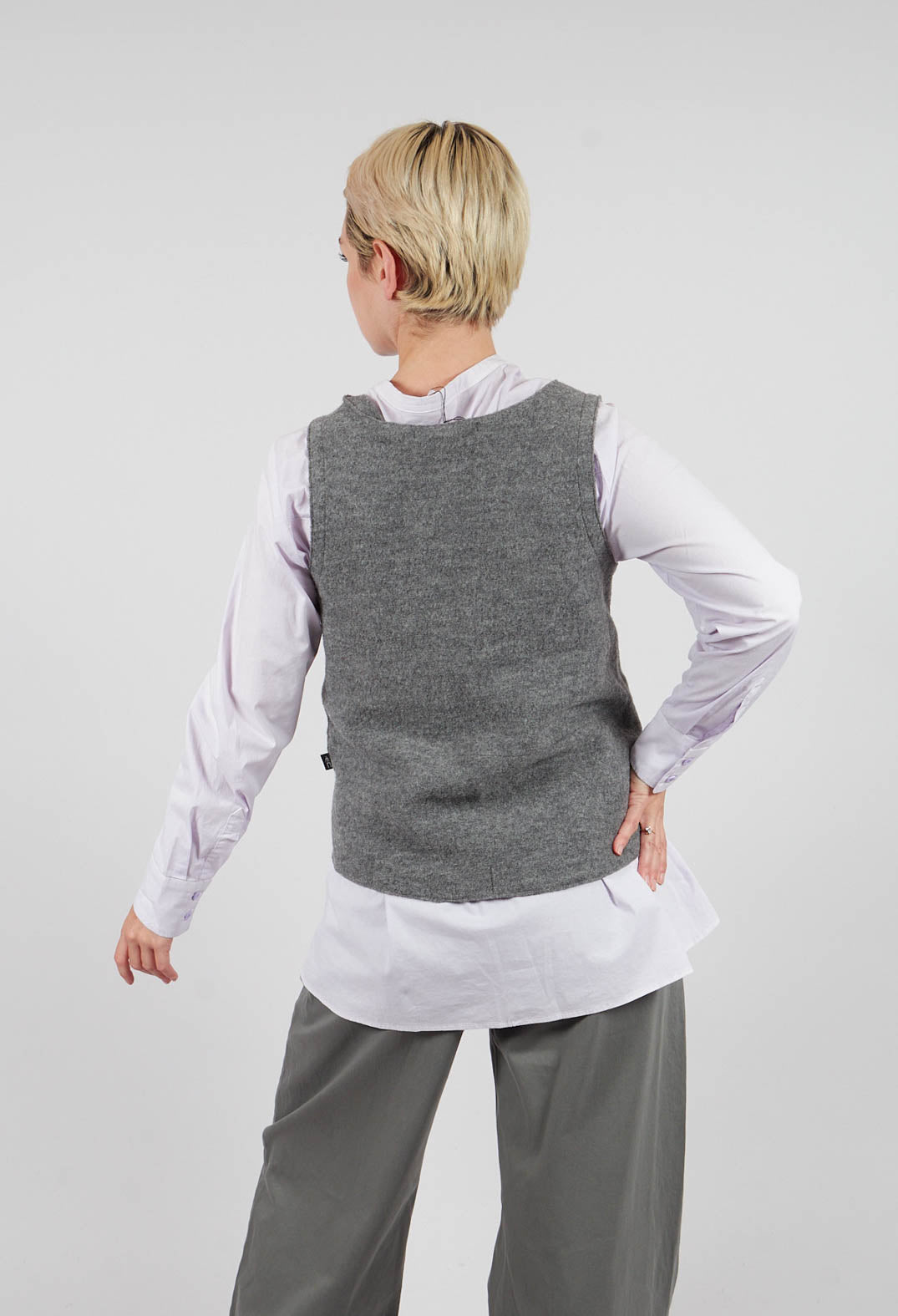 Junai Waistcoat in Anthra