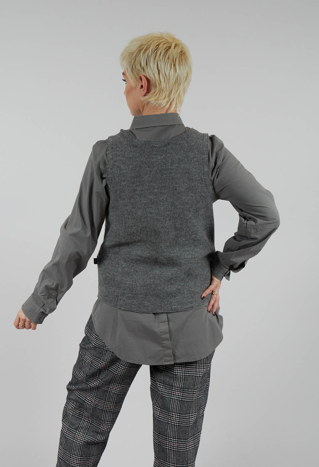 Junai Waistcoat in Anthra