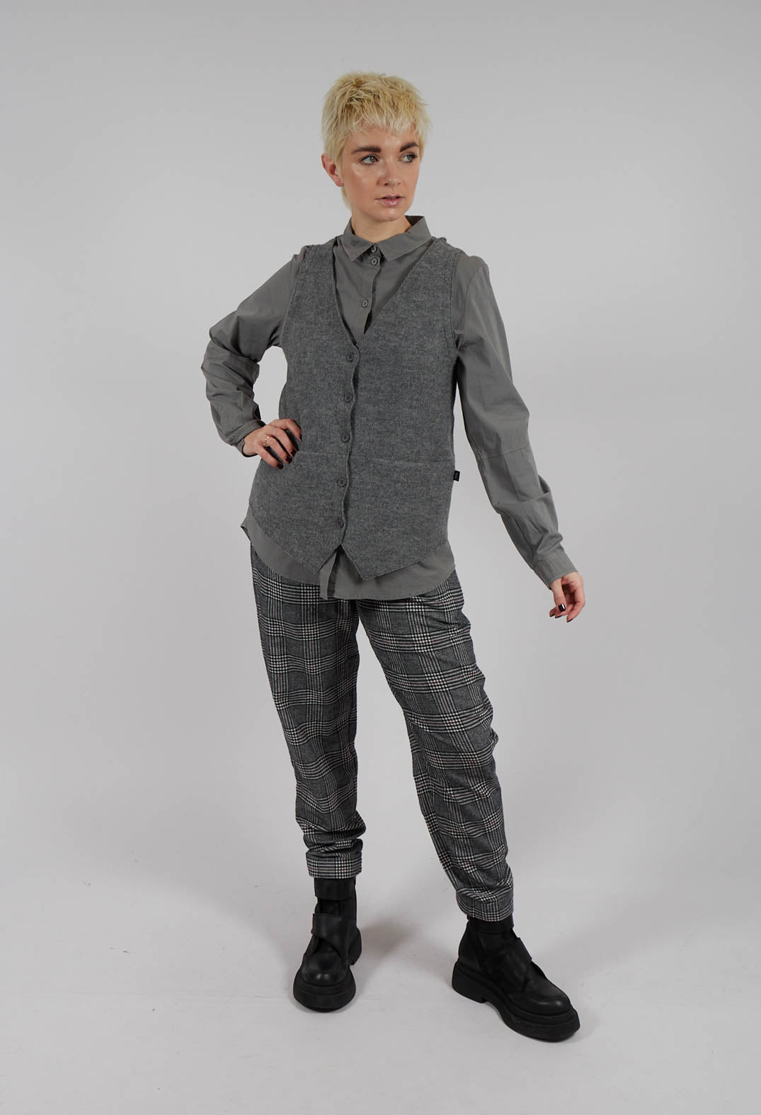 Geisha Long Trousers in Black and Garnet