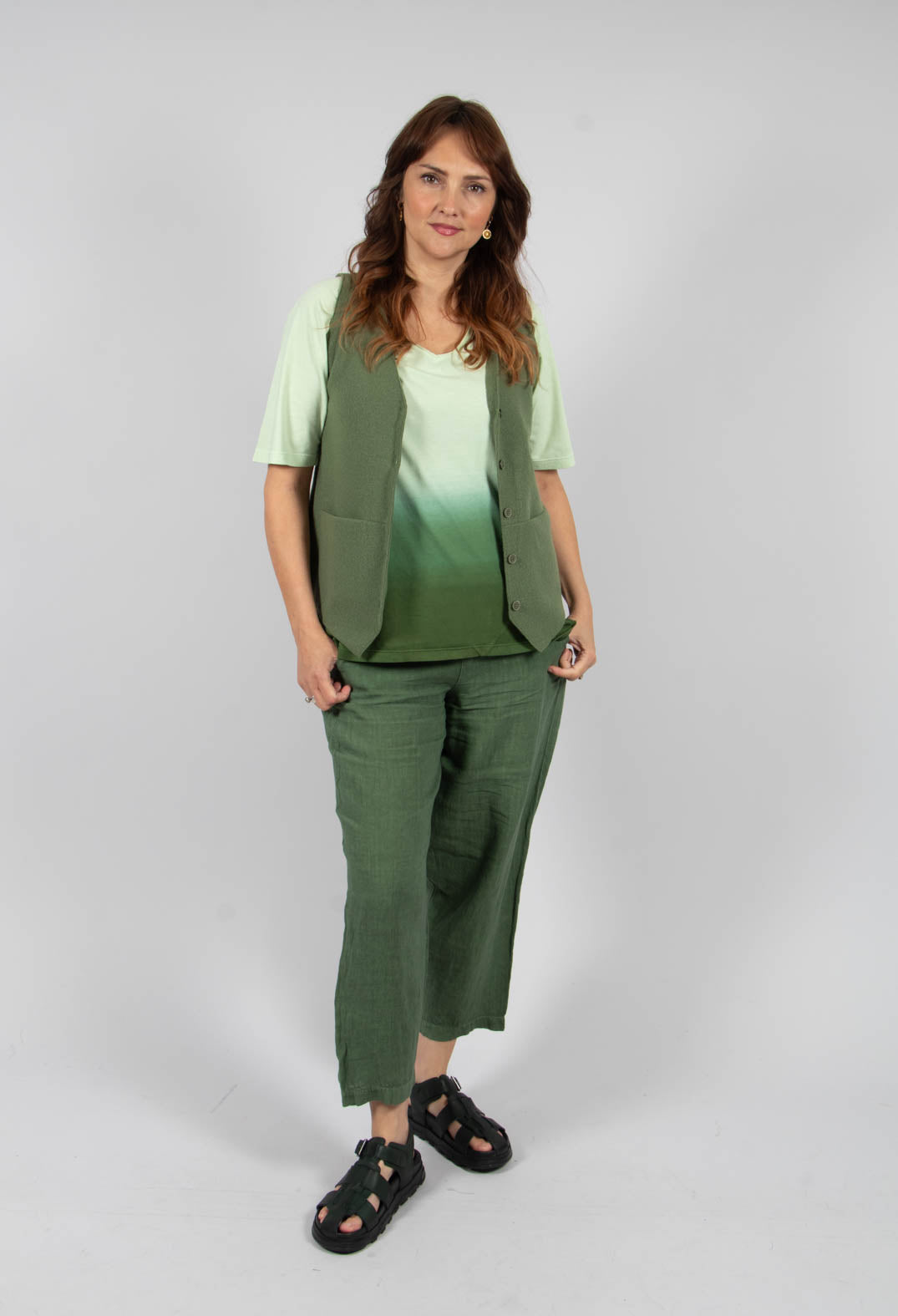 Junai Vest in Khaki