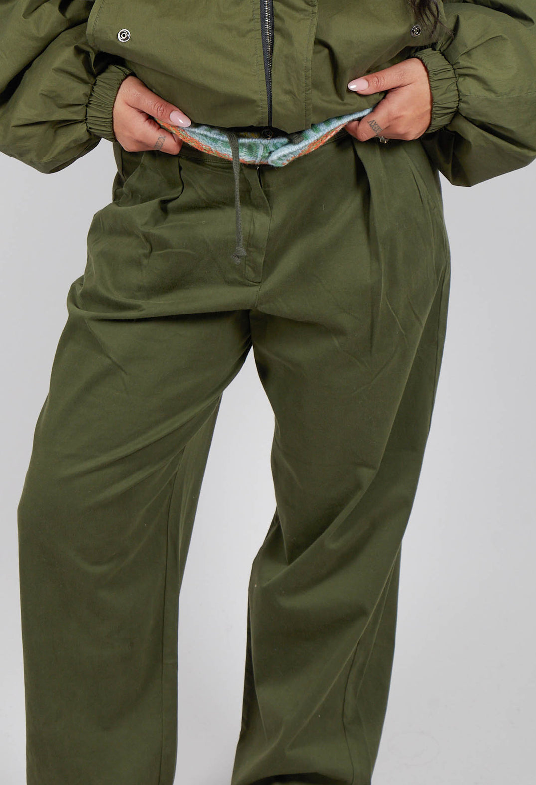 Koniso Trousers in Khaki
