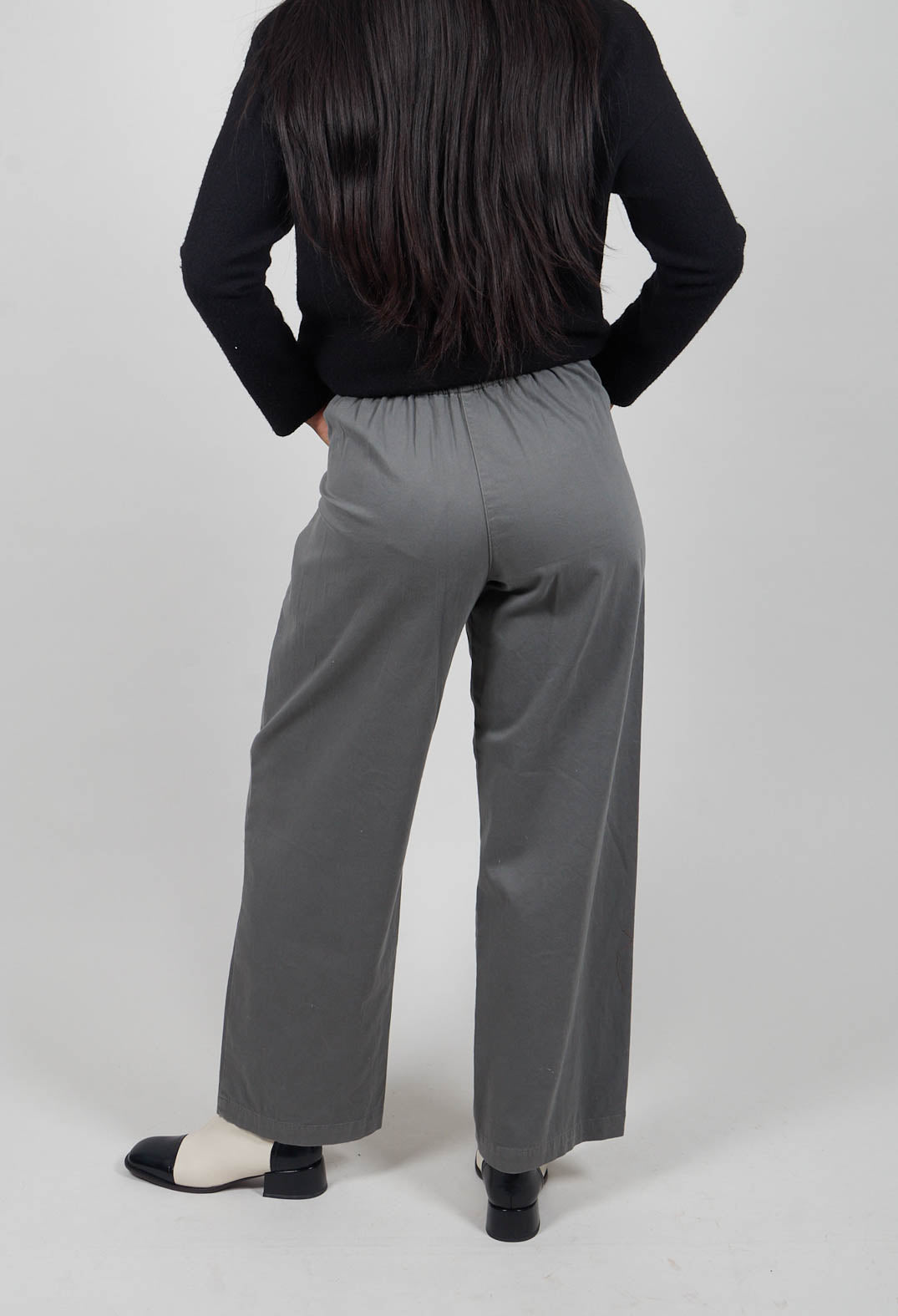 Koniso Trousers in Anthra