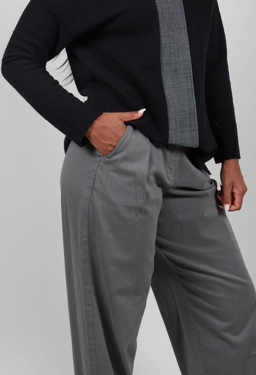 Koniso Trousers in Anthra