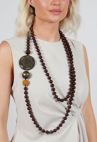 Long Beaded necklace in Cosmo