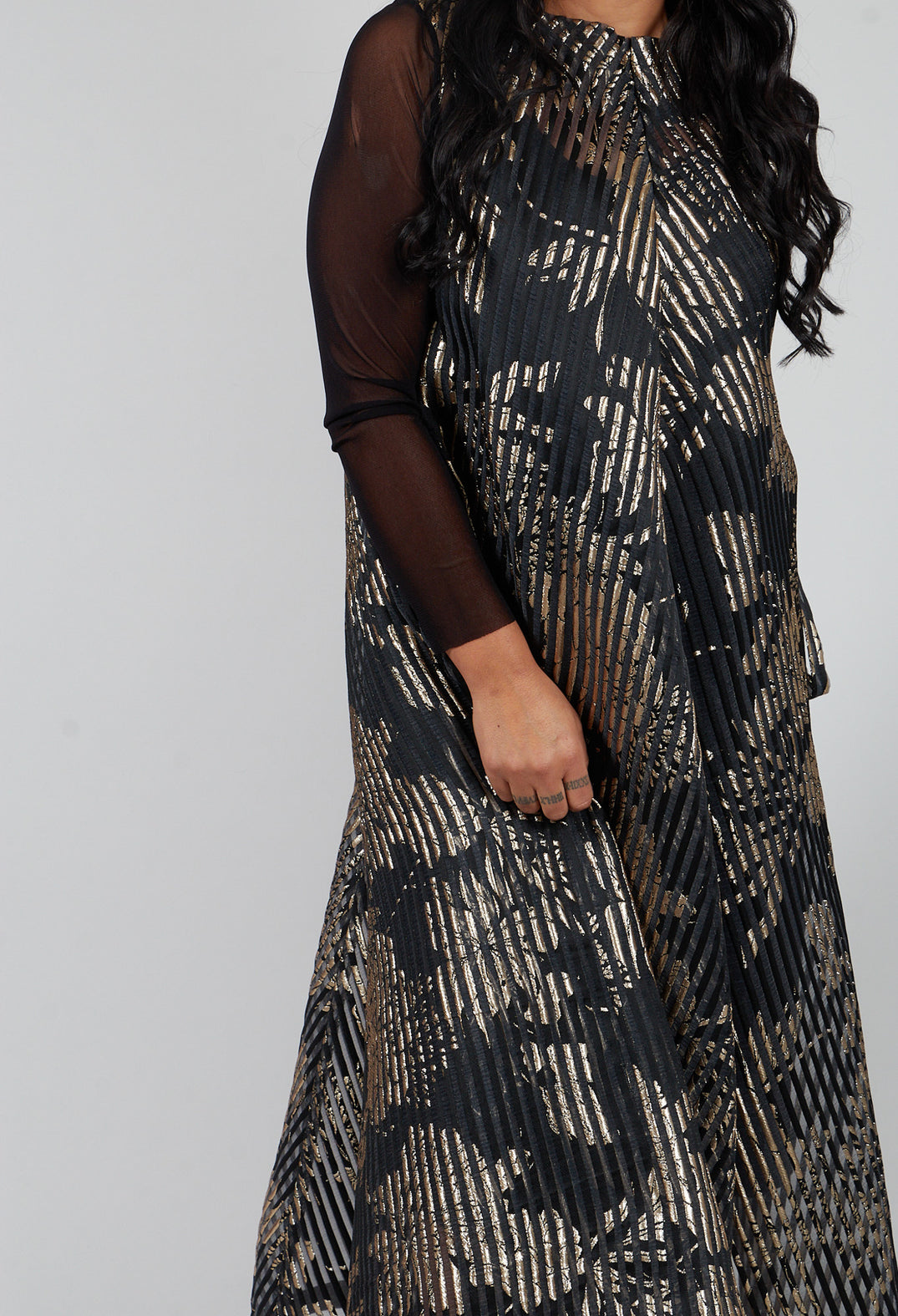 Irmo Dress in Gold-Black