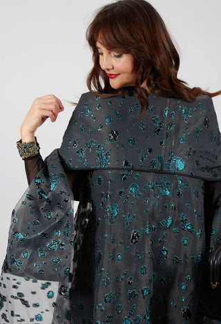 Detail Limb Scarf in Black and Green