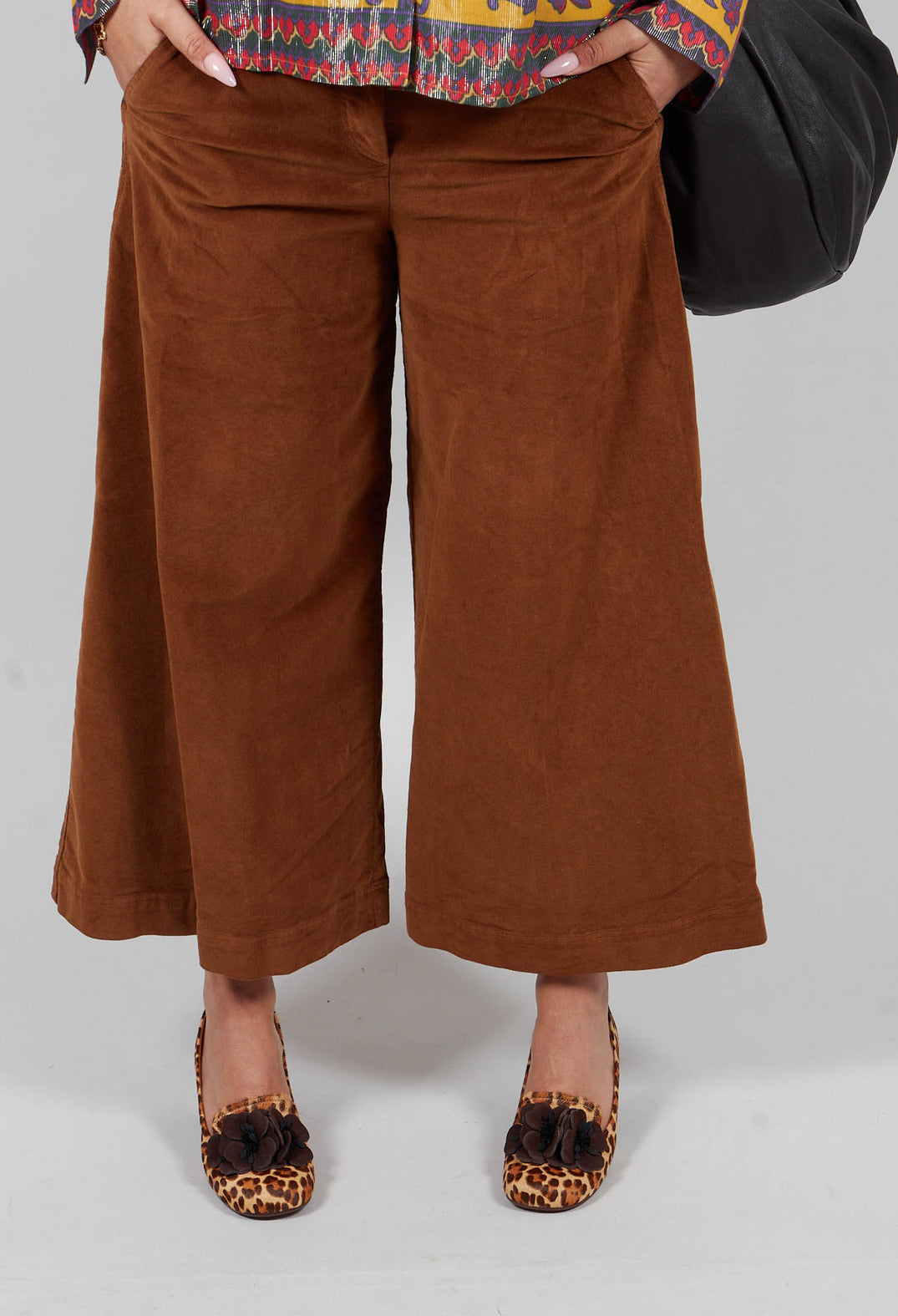 Cotton Trousers in Brown