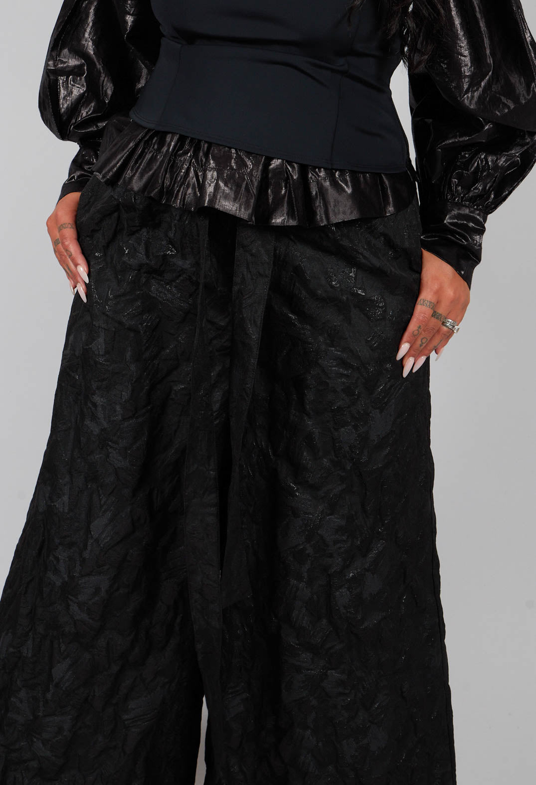 Wide Leg Textured Trousers in Black